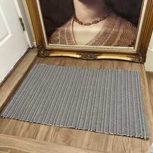 Decocrated Woven Rug Mat Black & White